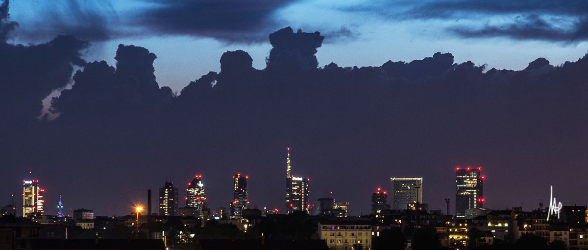 Milano Skyline - Cielo Rubato