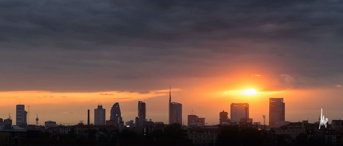 Milano Skyline - Tutto per una ragione